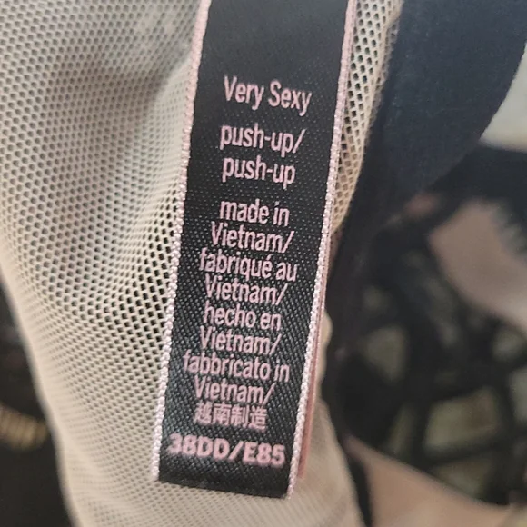 Victoria's Secret Very Sexy Black/Nude Push Up Bra - Picture 4 of 5